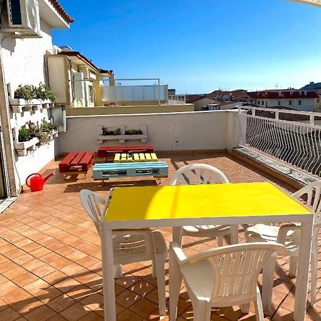 Scauri Attico Panoramico Apartment Minturno Luaran gambar