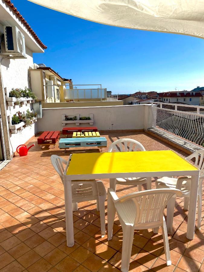 Scauri Attico Panoramico Apartment Minturno Luaran gambar